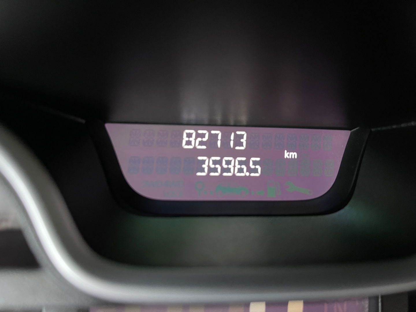 Renault Trafic 2.0 dCi 120pk T29 L2H1 Work Edition / vaste prijs rijklaar € 17.950 ex btw / lease vanaf € 302 / zwart metallic / ingerichte laadruimte / camera / airco / cruise / trekhaak !