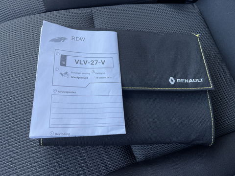 Renault Trafic 2.0 dCi 120pk T29 L2H1 Work Edition / vaste prijs rijklaar € 17.950 ex btw / lease vanaf € 302 / zwart metallic / ingerichte laadruimte / camera / airco / cruise / trekhaak !