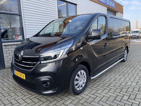 Renault Trafic 2.0 dCi 120pk T29 L2H1 Work Edition / vaste prijs rijklaar € 17.950 ex btw / lease vanaf € 302 / zwart metallic / ingerichte laadruimte / camera / airco / cruise / trekhaak !
