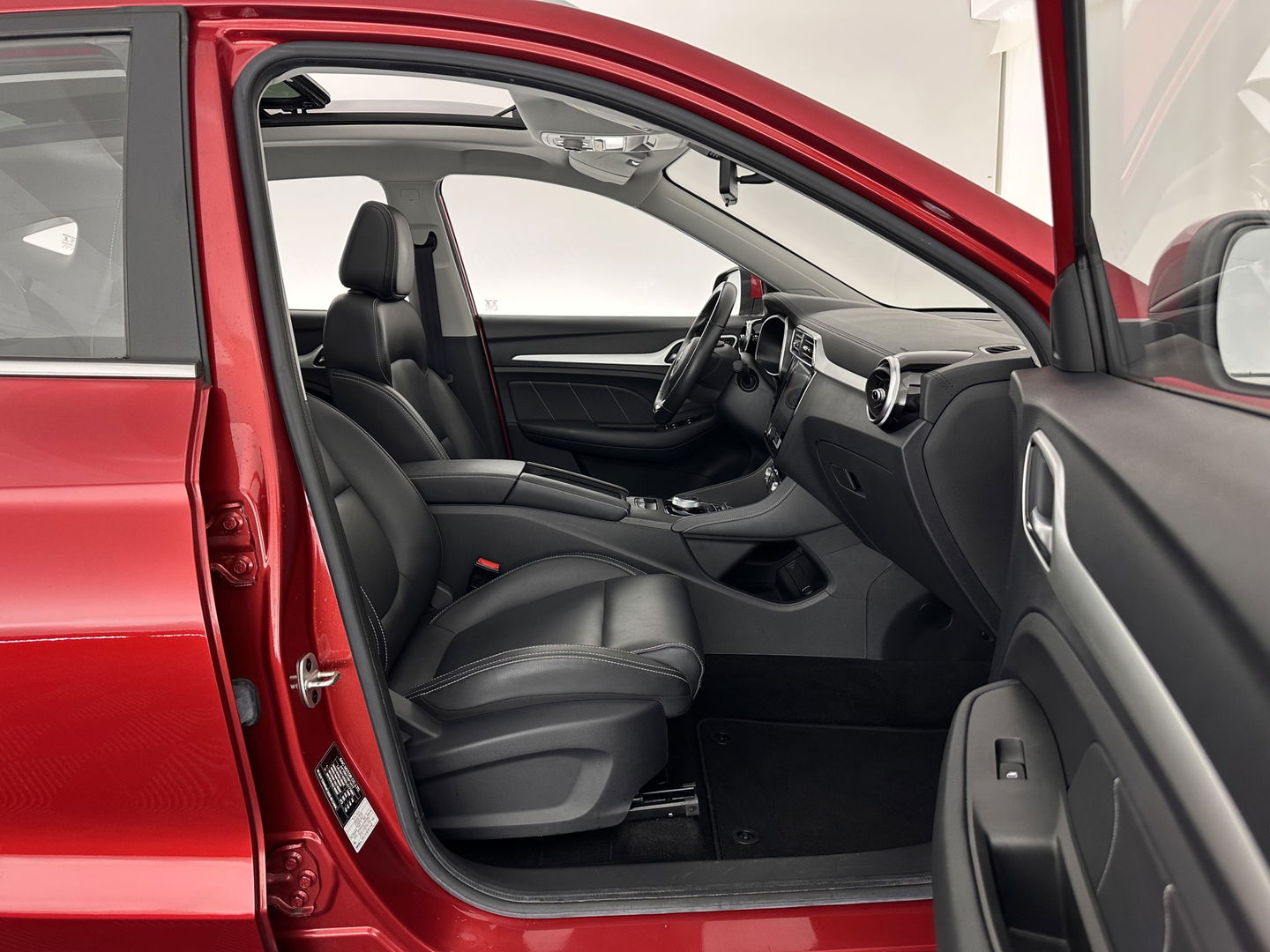 MG ZS EV Luxury 45 kWh {SOH-91%} (INCL-BTW) Aut. *PANO | LEATHER | CCS-FASTLOADER | KEYLESS | NAVI-FULLMAP | ADAPTIVE-CRUISE | CAMERA | HEATED-SPORTSEATS | CARPLAY | BLINDSPOT | DAB | LANE-ASSIST | 17''ALU*