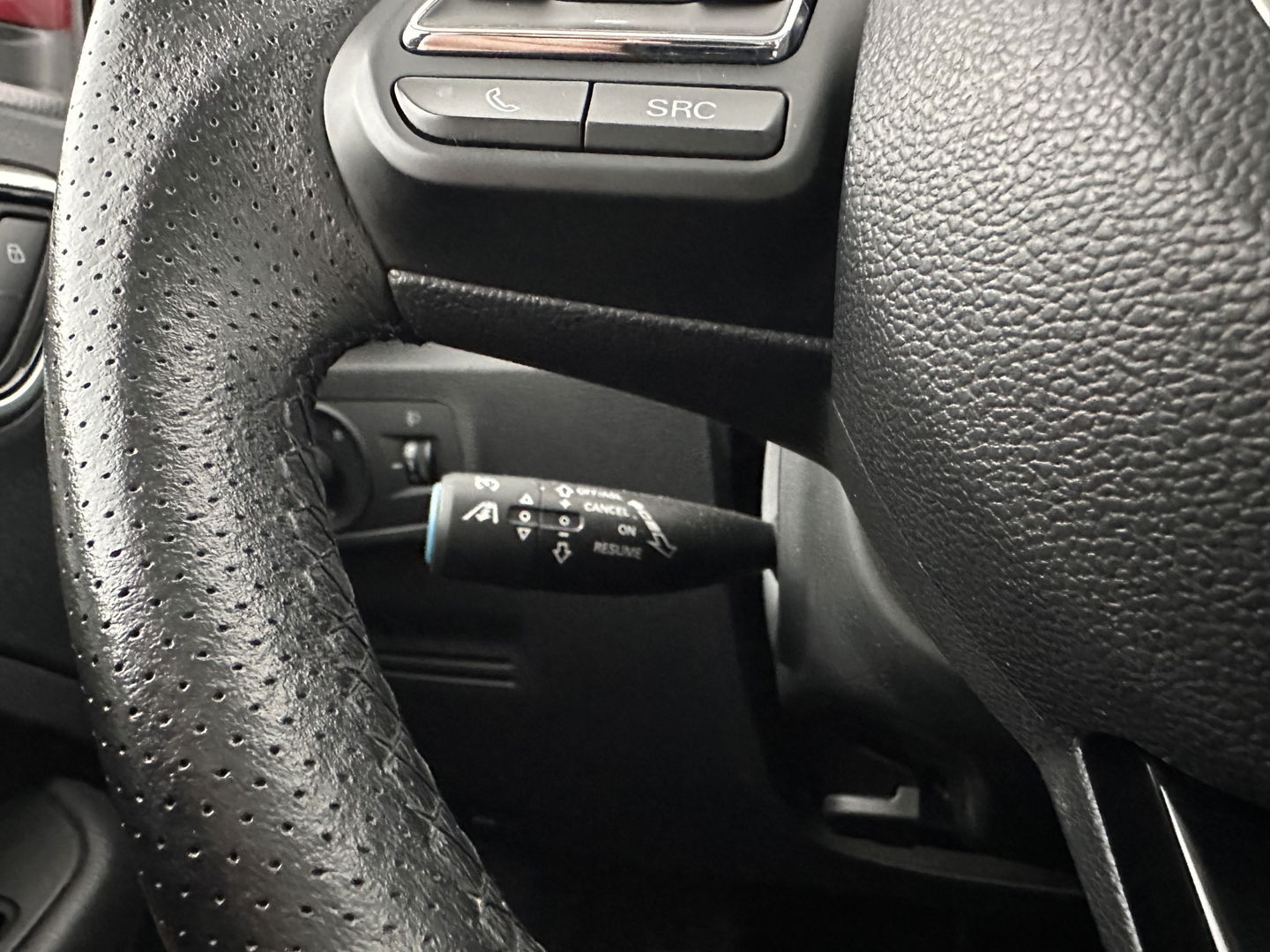 MG ZS EV Luxury 45 kWh {SOH-91%} (INCL-BTW) Aut. *PANO | LEATHER | CCS-FASTLOADER | KEYLESS | NAVI-FULLMAP | ADAPTIVE-CRUISE | CAMERA | HEATED-SPORTSEATS | CARPLAY | BLINDSPOT | DAB | LANE-ASSIST | 17''ALU*