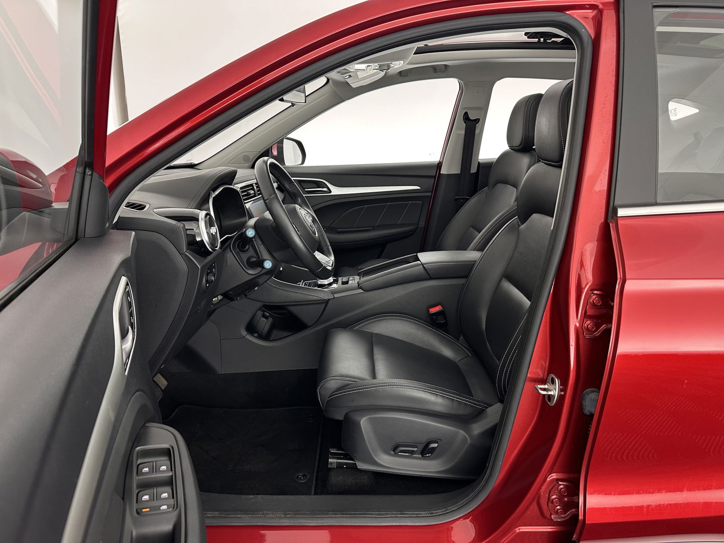 MG ZS EV Luxury 45 kWh {SOH-91%} (INCL-BTW) Aut. *PANO | LEATHER | CCS-FASTLOADER | KEYLESS | NAVI-FULLMAP | ADAPTIVE-CRUISE | CAMERA | HEATED-SPORTSEATS | CARPLAY | BLINDSPOT | DAB | LANE-ASSIST | 17''ALU*