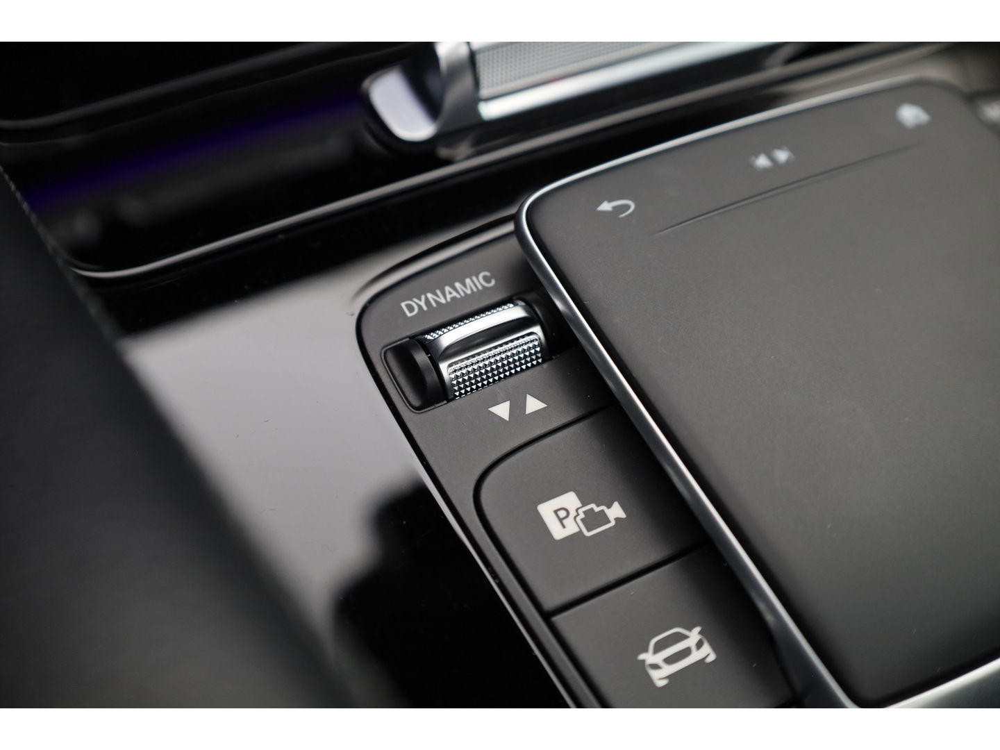 Mercedes-Benz GLE 350 e 4MATIC AMG-Line | Pano | HUD | Burmester | 21'' | 360cam | Treeplanken | Leder | Elek. Trekhaak | Memory seats | Adapt. Cruise | Keyless