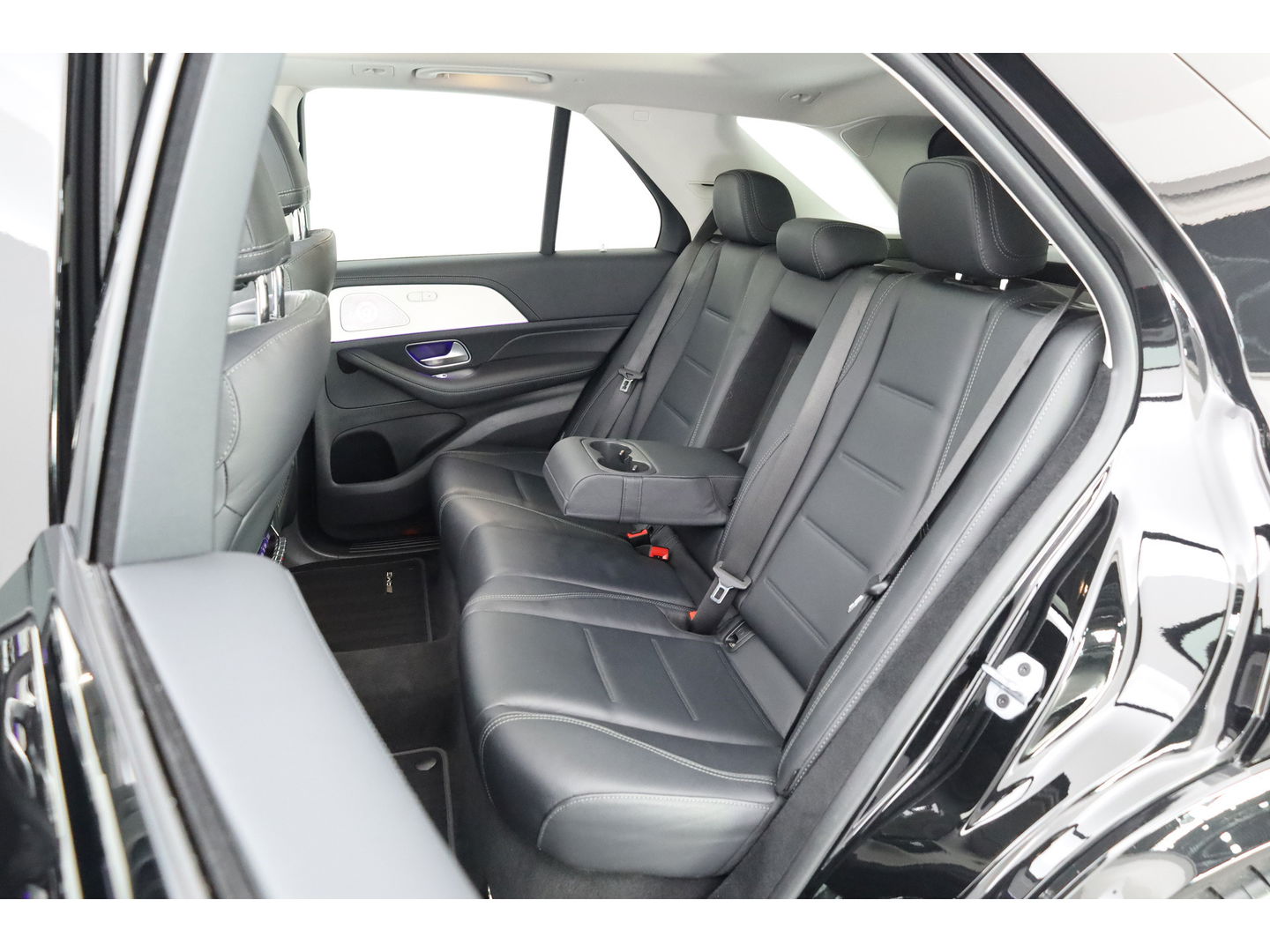 Mercedes-Benz GLE 350 e 4MATIC AMG-Line | Pano | HUD | Burmester | 21'' | 360cam | Treeplanken | Leder | Elek. Trekhaak | Memory seats | Adapt. Cruise | Keyless