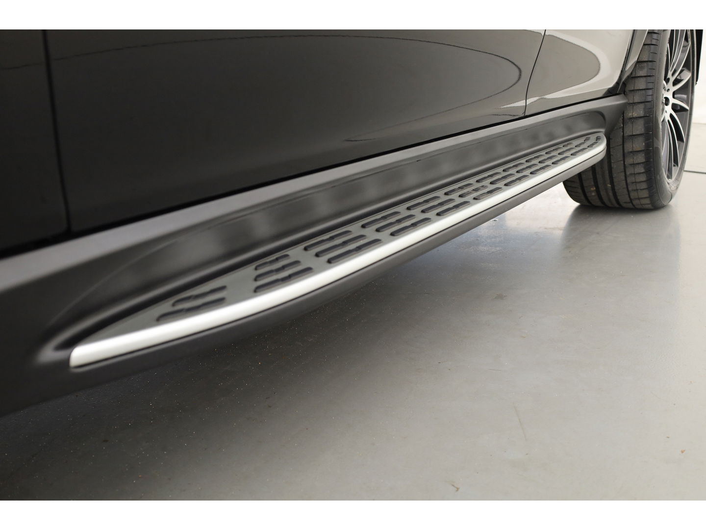 Mercedes-Benz GLE 350 e 4MATIC AMG-Line | Pano | HUD | Burmester | 21'' | 360cam | Treeplanken | Leder | Elek. Trekhaak | Memory seats | Adapt. Cruise | Keyless