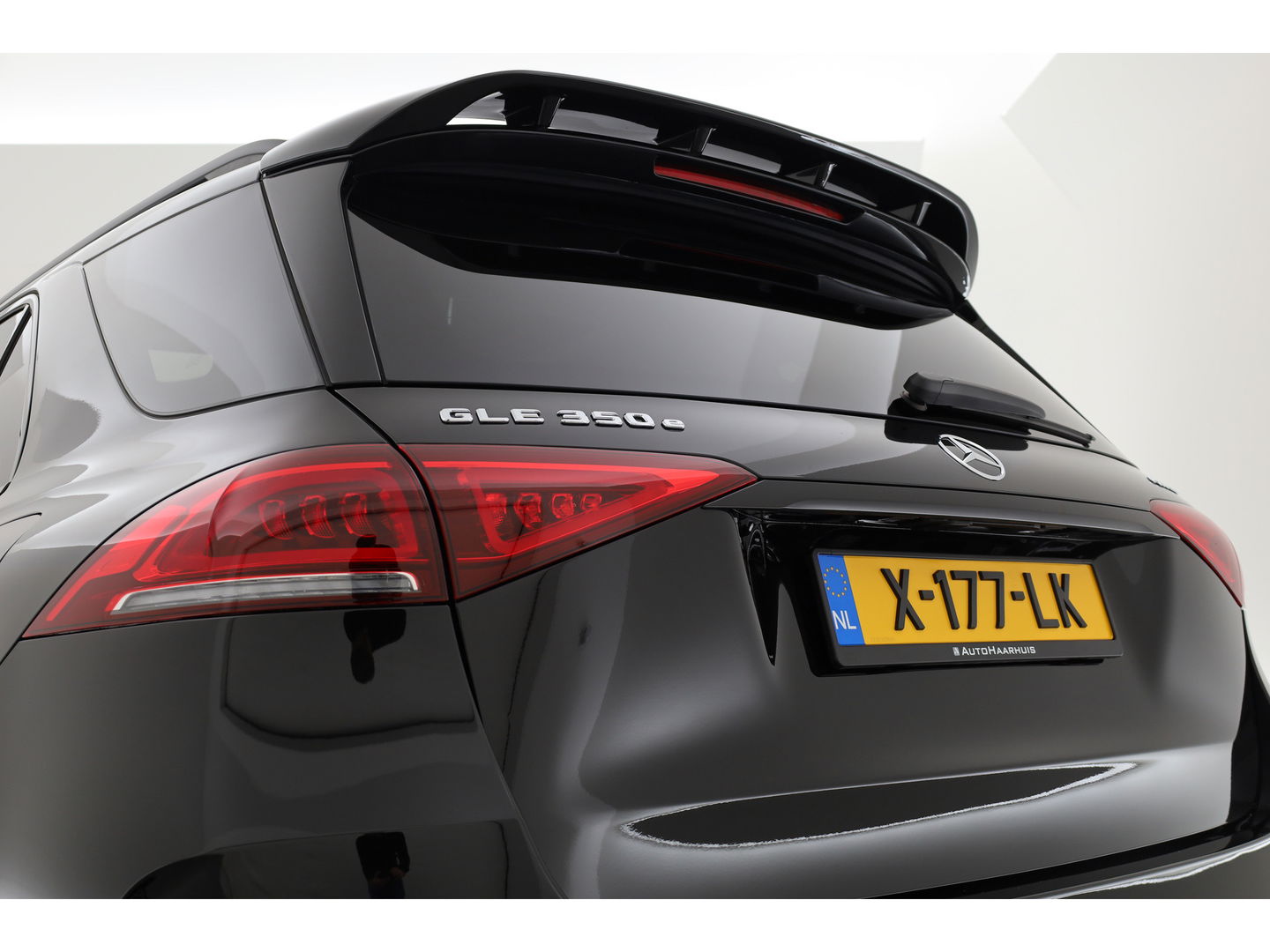 Mercedes-Benz GLE 350 e 4MATIC AMG-Line | Pano | HUD | Burmester | 21'' | 360cam | Treeplanken | Leder | Elek. Trekhaak | Memory seats | Adapt. Cruise | Keyless