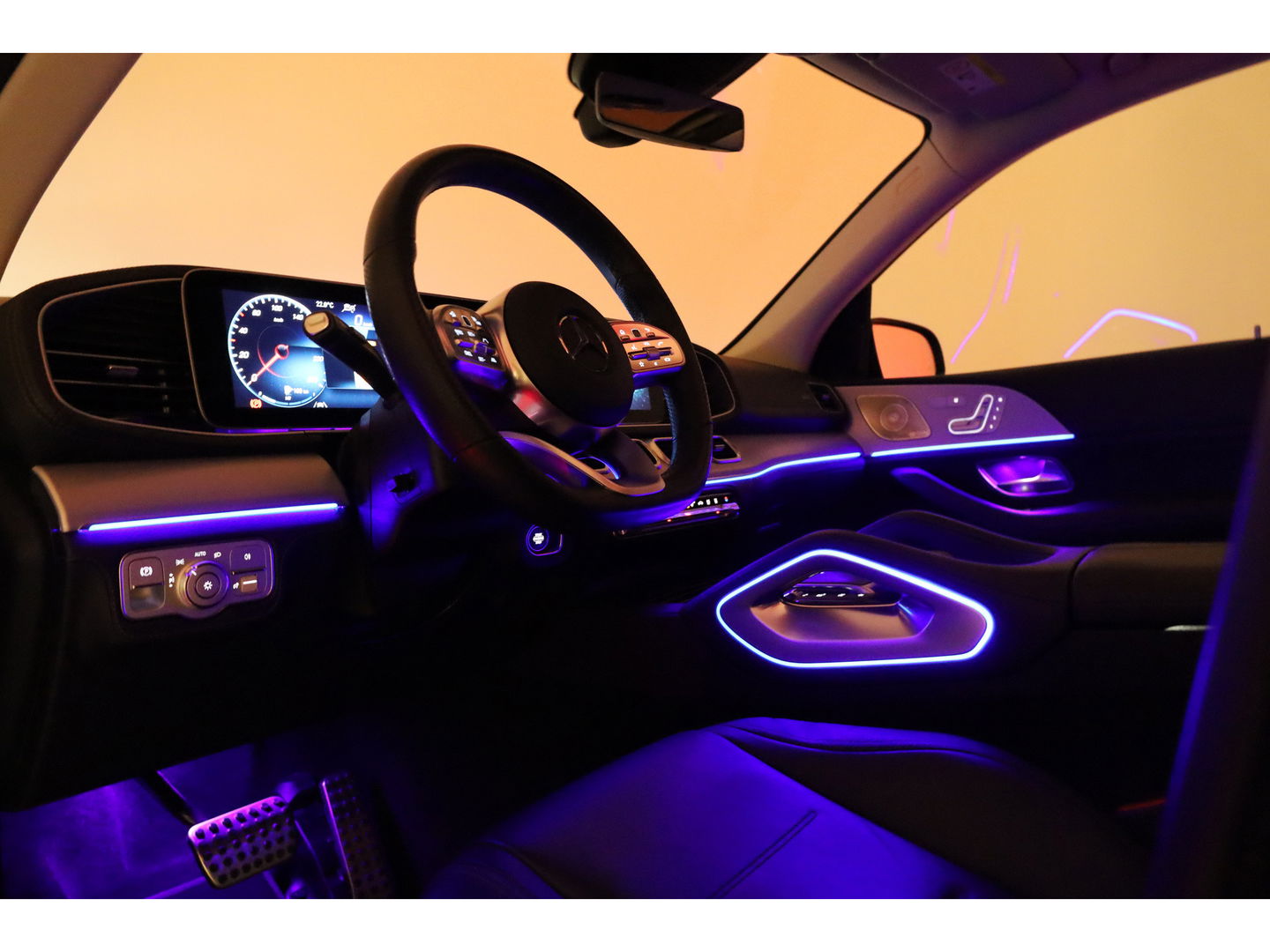 Mercedes-Benz GLE 350 e 4MATIC AMG-Line | Pano | HUD | Burmester | 21'' | 360cam | Treeplanken | Leder | Elek. Trekhaak | Memory seats | Adapt. Cruise | Keyless