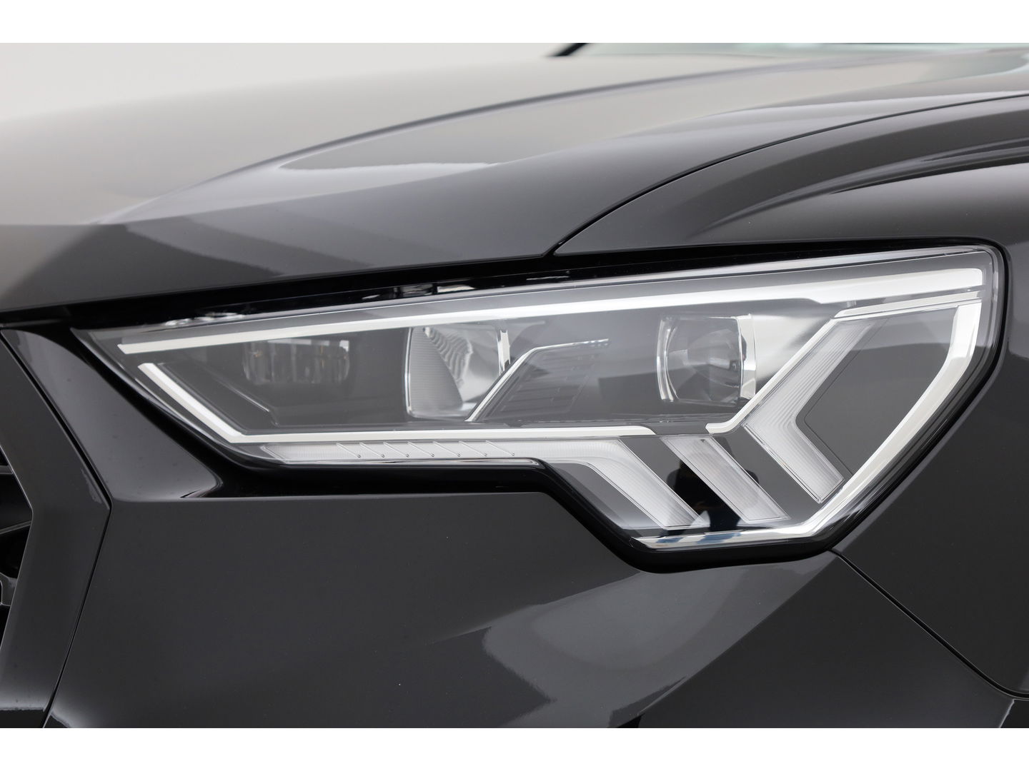 Audi Q3 Sportback 35 TFSI S Line | Pano | Bang & Olufsen | Standkachel | Camera | Adapt. Cruise | Elek. Trekhaak | Stoelverw. | Dodehoekdet. |