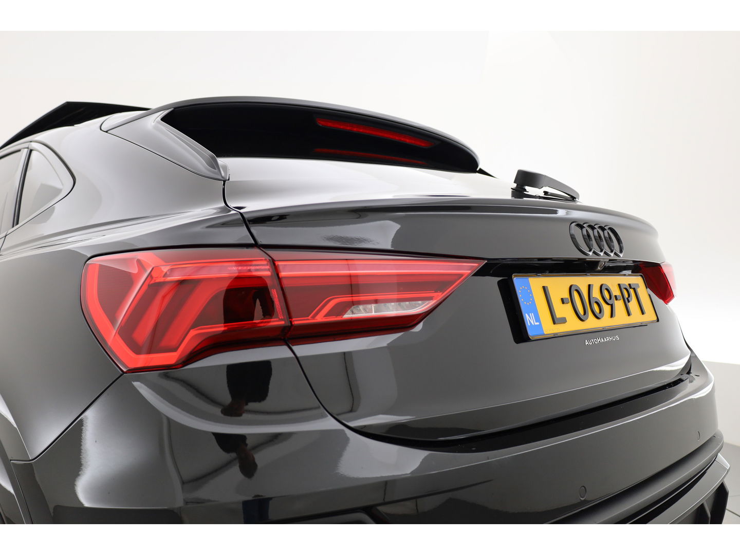 Audi Q3 Sportback 35 TFSI S Line | Pano | Bang & Olufsen | Standkachel | Camera | Adapt. Cruise | Elek. Trekhaak | Stoelverw. | Dodehoekdet. |