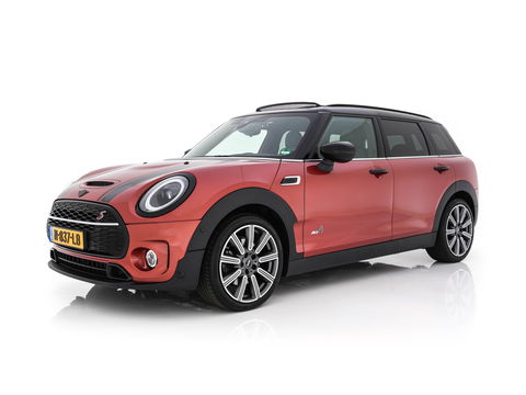 MINI Clubman 2.0 Cooper S ALL4 Premier Plus JCW (INCL-BTW) Aut * PANO | LEATHER | FULL-LED | HEATED-SPORTSEATS | DIGI-COCKPIT | AMBIENT-LIGHT | PRIVACY-GLASS | HEAD-UP | PDC | CAMERA | DAB  | KEYLESS | TOWBAR | 18"ALU*