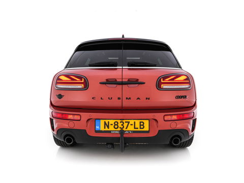 MINI Clubman 2.0 Cooper S ALL4 Premier Plus JCW (INCL-BTW) Aut * PANO | LEATHER | FULL-LED | HEATED-SPORTSEATS | DIGI-COCKPIT | AMBIENT-LIGHT | PRIVACY-GLASS | HEAD-UP | PDC | CAMERA | DAB  | KEYLESS | TOWBAR | 18"ALU*