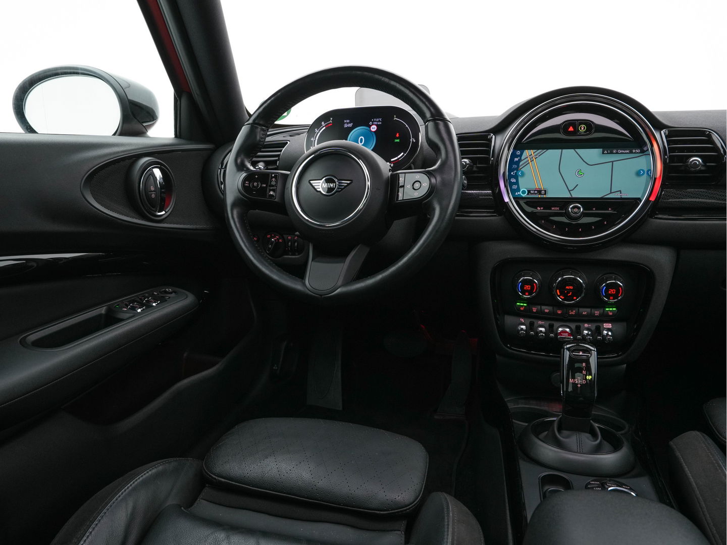 MINI Clubman 2.0 Cooper S ALL4 Premier Plus JCW (INCL-BTW) Aut * PANO | LEATHER | FULL-LED | HEATED-SPORTSEATS | DIGI-COCKPIT | AMBIENT-LIGHT | PRIVACY-GLASS | HEAD-UP | PDC | CAMERA | DAB  | KEYLESS | TOWBAR | 18"ALU*