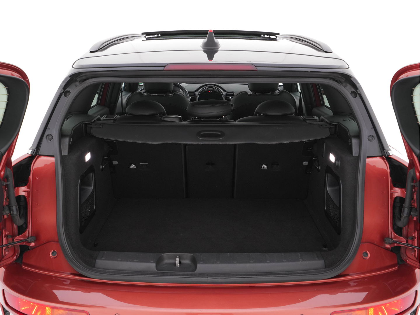 MINI Clubman 2.0 Cooper S ALL4 Premier Plus JCW (INCL-BTW) Aut * PANO | LEATHER | FULL-LED | HEATED-SPORTSEATS | DIGI-COCKPIT | AMBIENT-LIGHT | PRIVACY-GLASS | HEAD-UP | PDC | CAMERA | DAB  | KEYLESS | TOWBAR | 18"ALU*