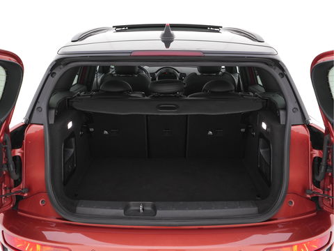 MINI Clubman 2.0 Cooper S ALL4 Premier Plus JCW (INCL-BTW) Aut * PANO | LEATHER | FULL-LED | HEATED-SPORTSEATS | DIGI-COCKPIT | AMBIENT-LIGHT | PRIVACY-GLASS | HEAD-UP | PDC | CAMERA | DAB  | KEYLESS | TOWBAR | 18"ALU*