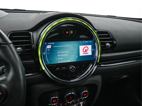 MINI Clubman 2.0 Cooper S ALL4 Premier Plus JCW (INCL-BTW) Aut * PANO | LEATHER | FULL-LED | HEATED-SPORTSEATS | DIGI-COCKPIT | AMBIENT-LIGHT | PRIVACY-GLASS | HEAD-UP | PDC | CAMERA | DAB  | KEYLESS | TOWBAR | 18"ALU*