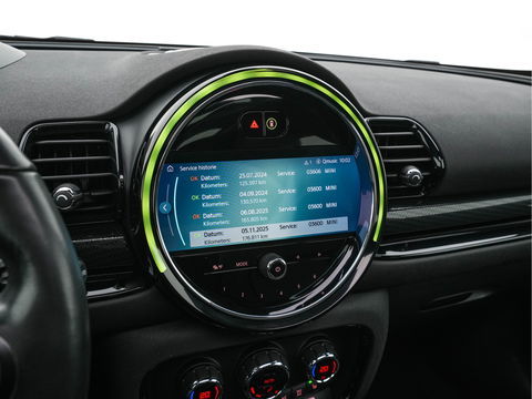 MINI Clubman 2.0 Cooper S ALL4 Premier Plus JCW (INCL-BTW) Aut * PANO | LEATHER | FULL-LED | HEATED-SPORTSEATS | DIGI-COCKPIT | AMBIENT-LIGHT | PRIVACY-GLASS | HEAD-UP | PDC | CAMERA | DAB  | KEYLESS | TOWBAR | 18"ALU*