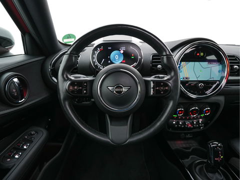 MINI Clubman 2.0 Cooper S ALL4 Premier Plus JCW (INCL-BTW) Aut * PANO | LEATHER | FULL-LED | HEATED-SPORTSEATS | DIGI-COCKPIT | AMBIENT-LIGHT | PRIVACY-GLASS | HEAD-UP | PDC | CAMERA | DAB  | KEYLESS | TOWBAR | 18"ALU*