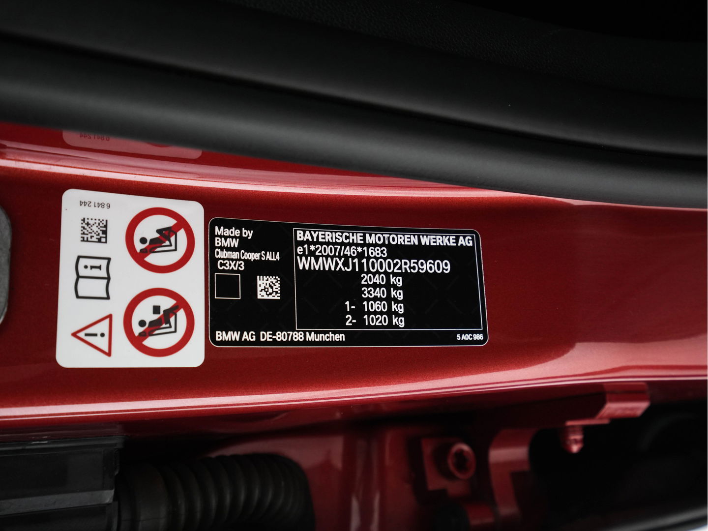 MINI Clubman 2.0 Cooper S ALL4 Premier Plus JCW (INCL-BTW) Aut * PANO | LEATHER | FULL-LED | HEATED-SPORTSEATS | DIGI-COCKPIT | AMBIENT-LIGHT | PRIVACY-GLASS | HEAD-UP | PDC | CAMERA | DAB  | KEYLESS | TOWBAR | 18"ALU*