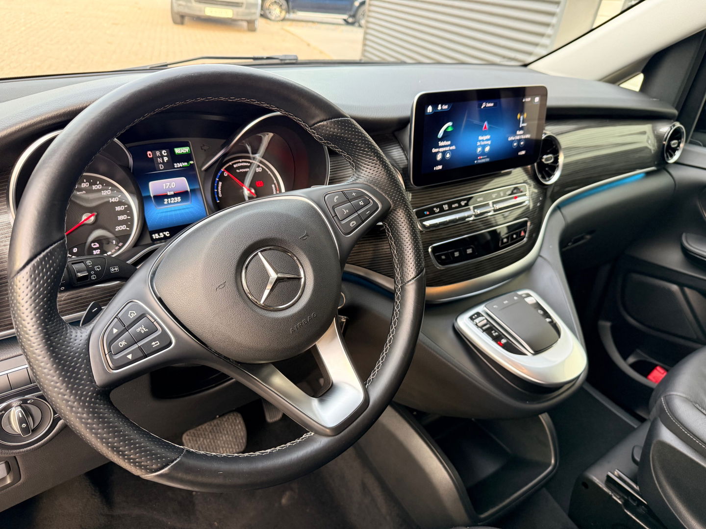 Mercedes-Benz EQV 300 90kWh SoH 95 % L3 Extra Lang - TAXI Pakket - 8 Zits - Leder - elc. Schuif