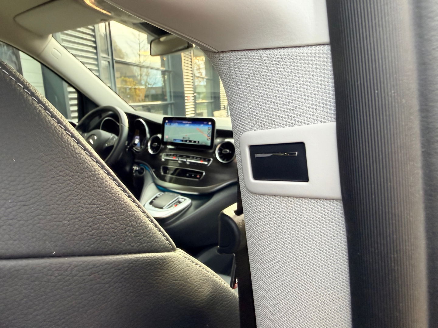 Mercedes-Benz EQV 300 90kWh SoH 95 % L3 Extra Lang - TAXI Pakket - 8 Zits - Leder - elc. Schuif