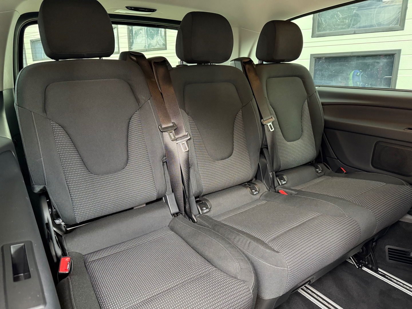 Mercedes-Benz EQV 300 90 kWh - L3 Extra Lang - 2+3+3= 8 Persoons