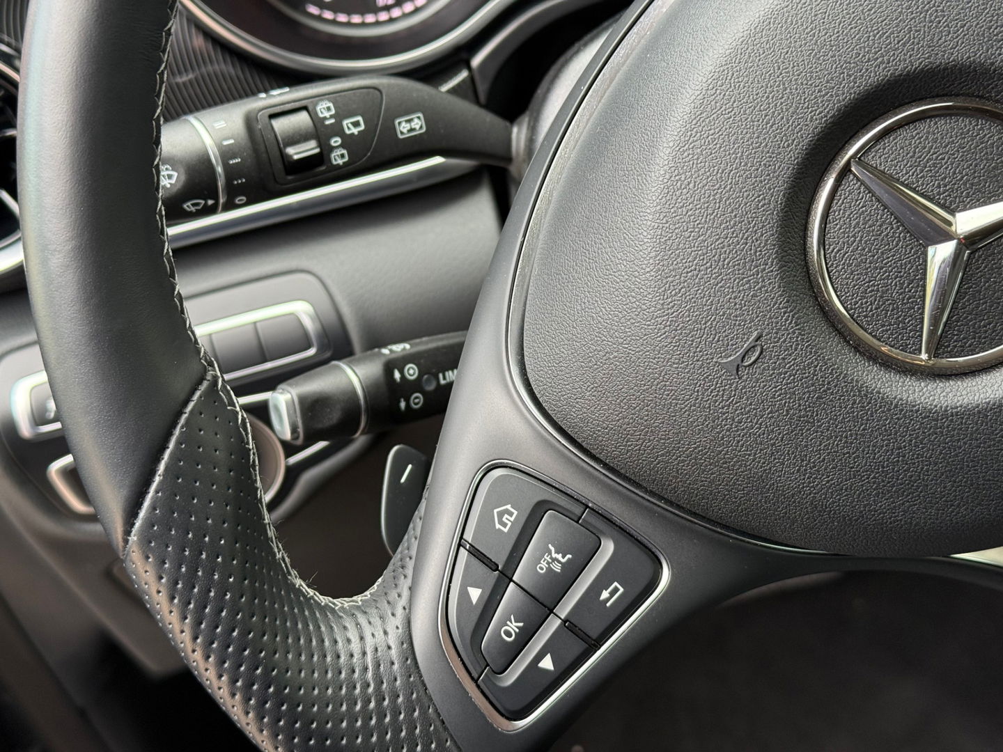 Mercedes-Benz EQV 300 90 kWh - L3 Extra Lang - 2+3+3= 8 Persoons