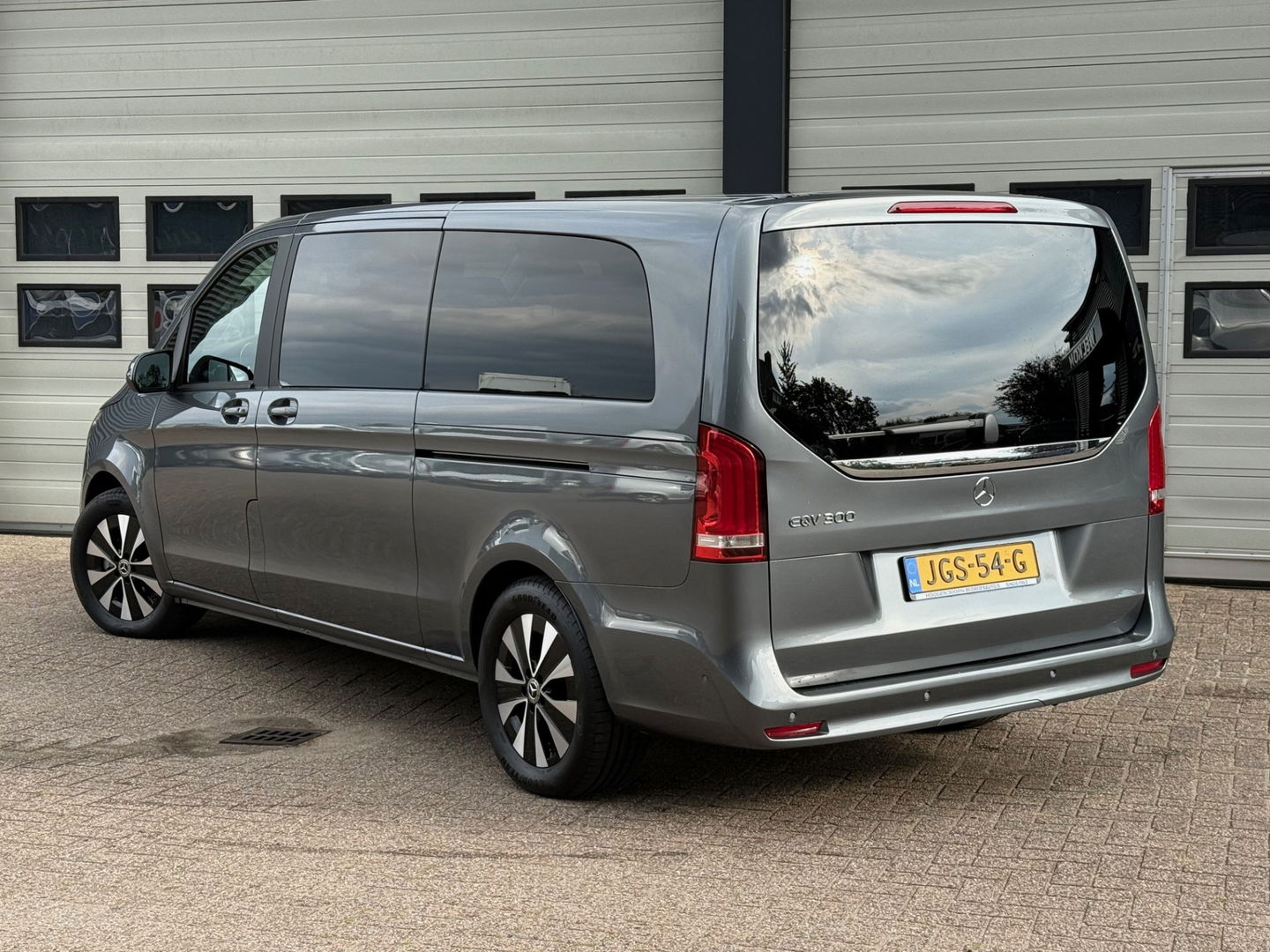 Mercedes-Benz EQV 300 90 kWh - L3 Extra Lang - 2+3+3= 8 Persoons