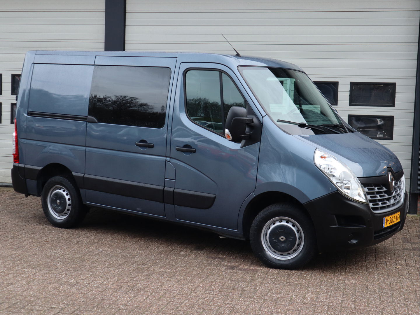 Renault Master T33 2.3 dCi 131pk Euro 6 L1H1 - DC 7 Pers. - Trekhaak - Camera