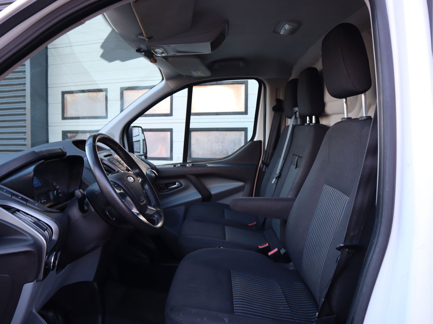 Ford Transit Custom 2.0 TDCI 105pk Euro 6 - Imperiaal - Trekhaak - Cruise