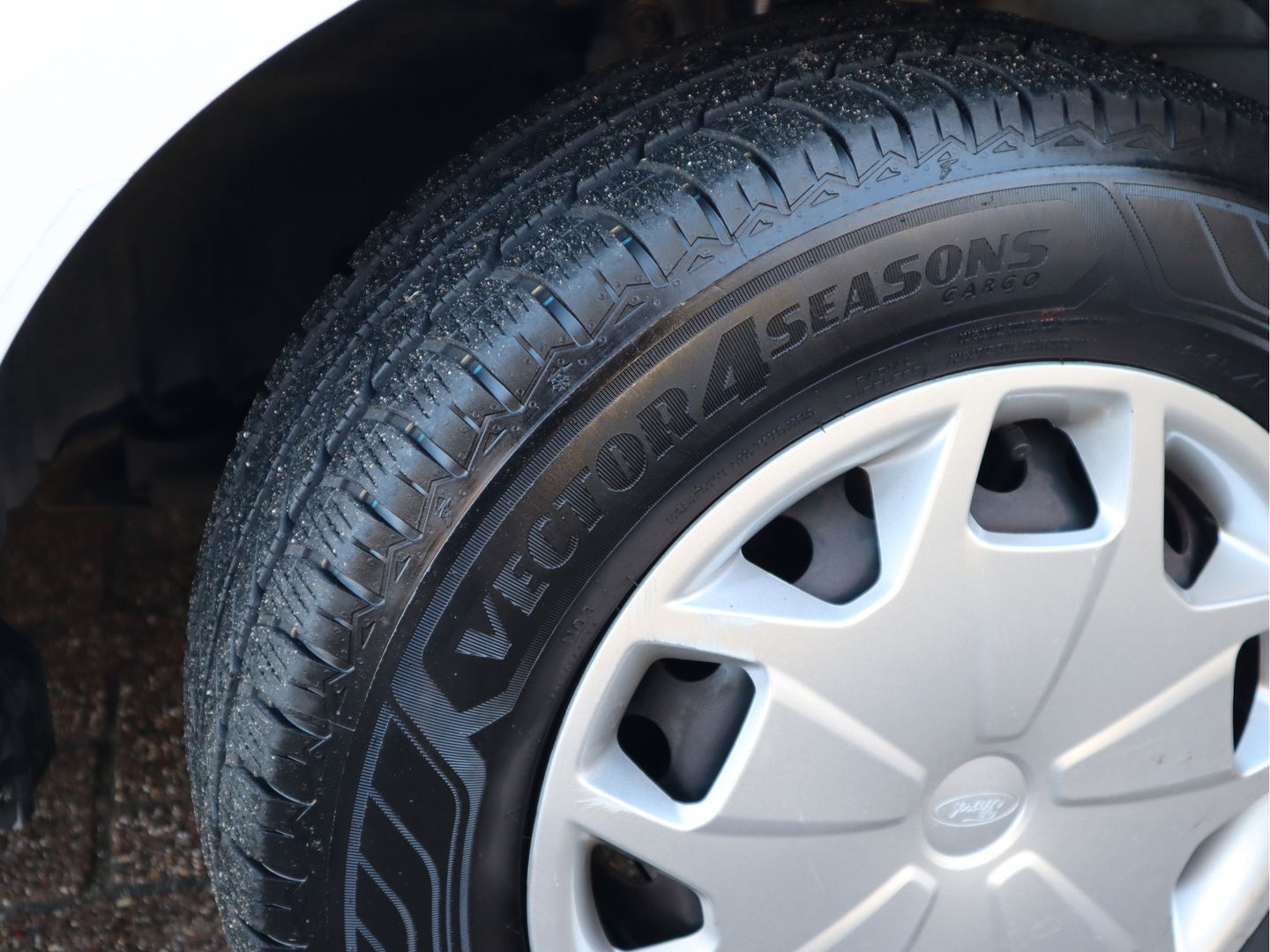 Ford Transit Custom 2.0 TDCI 105pk Euro 6 - Imperiaal - Trekhaak - Cruise