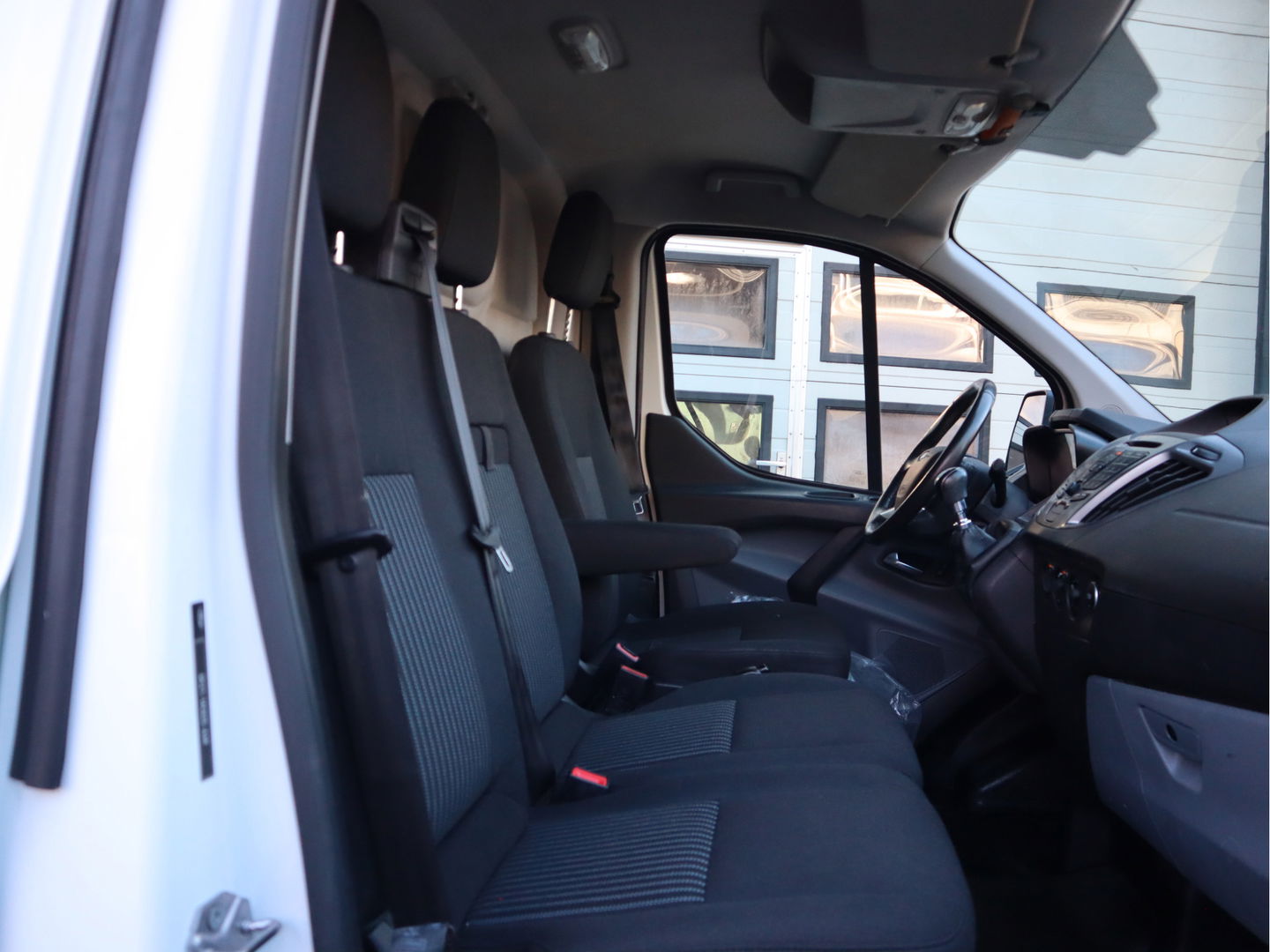 Ford Transit Custom 2.0 TDCI 105pk Euro 6 - Imperiaal - Trekhaak - Cruise