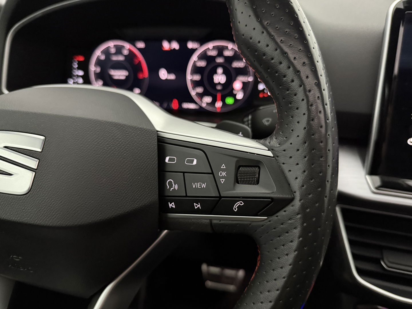 SEAT Tarraco 1.5 TSI FR Business Intense | Pano | Sfeer | Virtual | 360° | Carplay | Trekh. | Memory | Stoelverw. | NAP