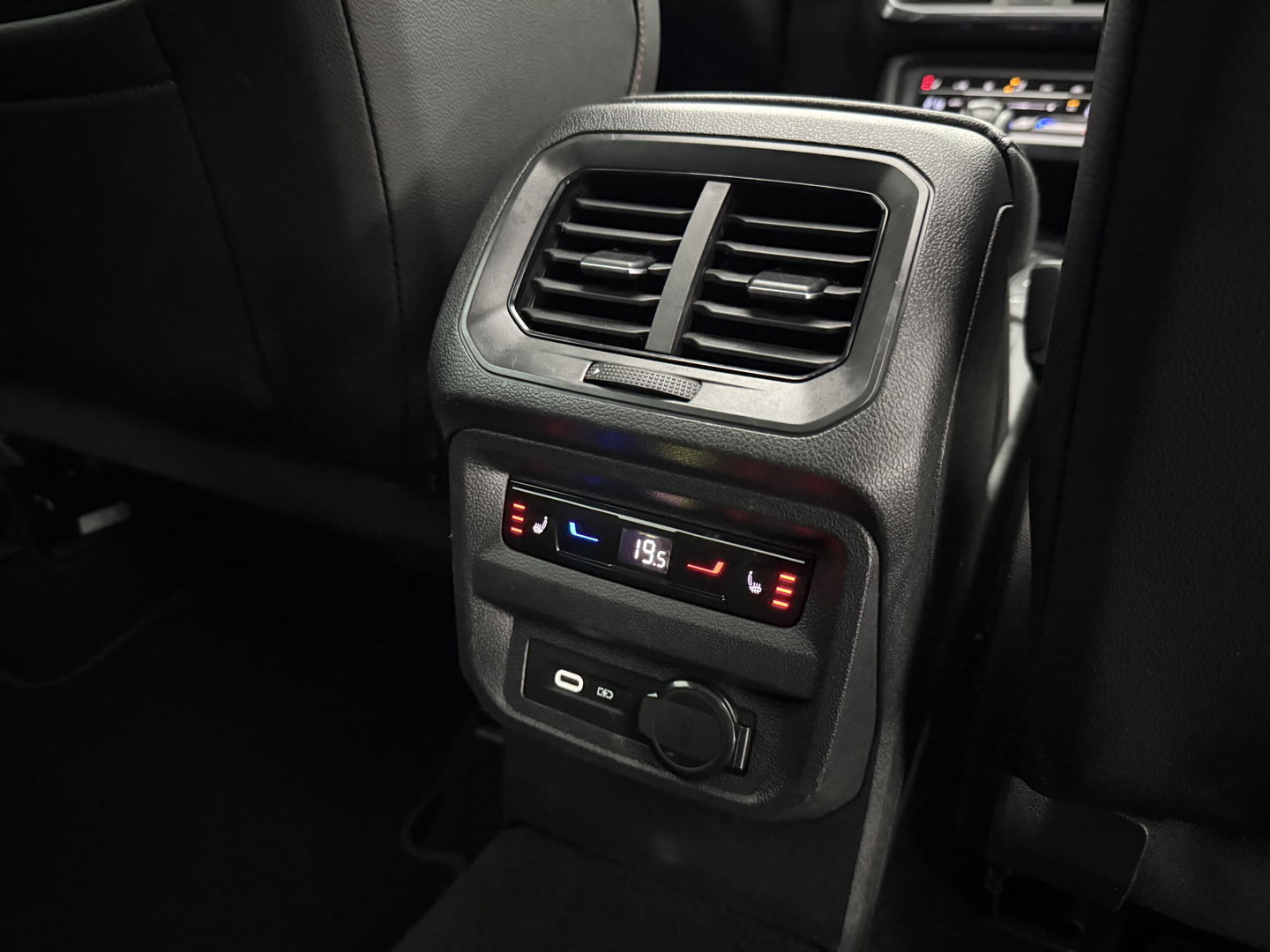 SEAT Tarraco 1.5 TSI FR Business Intense | Pano | Sfeer | Virtual | 360° | Carplay | Trekh. | Memory | Stoelverw. | NAP