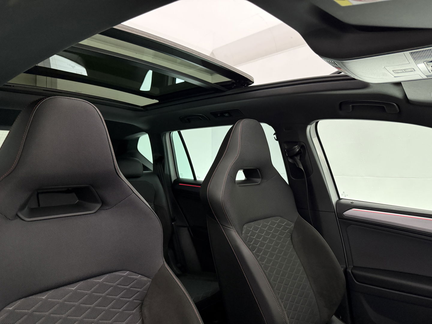 SEAT Tarraco 1.5 TSI FR Business Intense | Pano | Sfeer | Virtual | 360° | Carplay | Trekh. | Memory | Stoelverw. | NAP