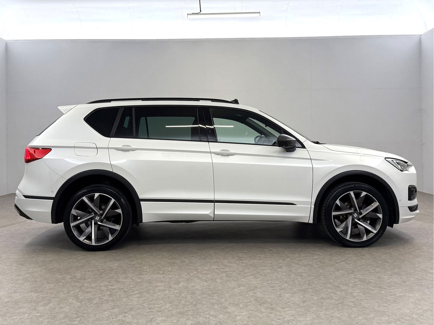 SEAT Tarraco 1.5 TSI FR Business Intense | Pano | Sfeer | Virtual | 360° | Carplay | Trekh. | Memory | Stoelverw. | NAP