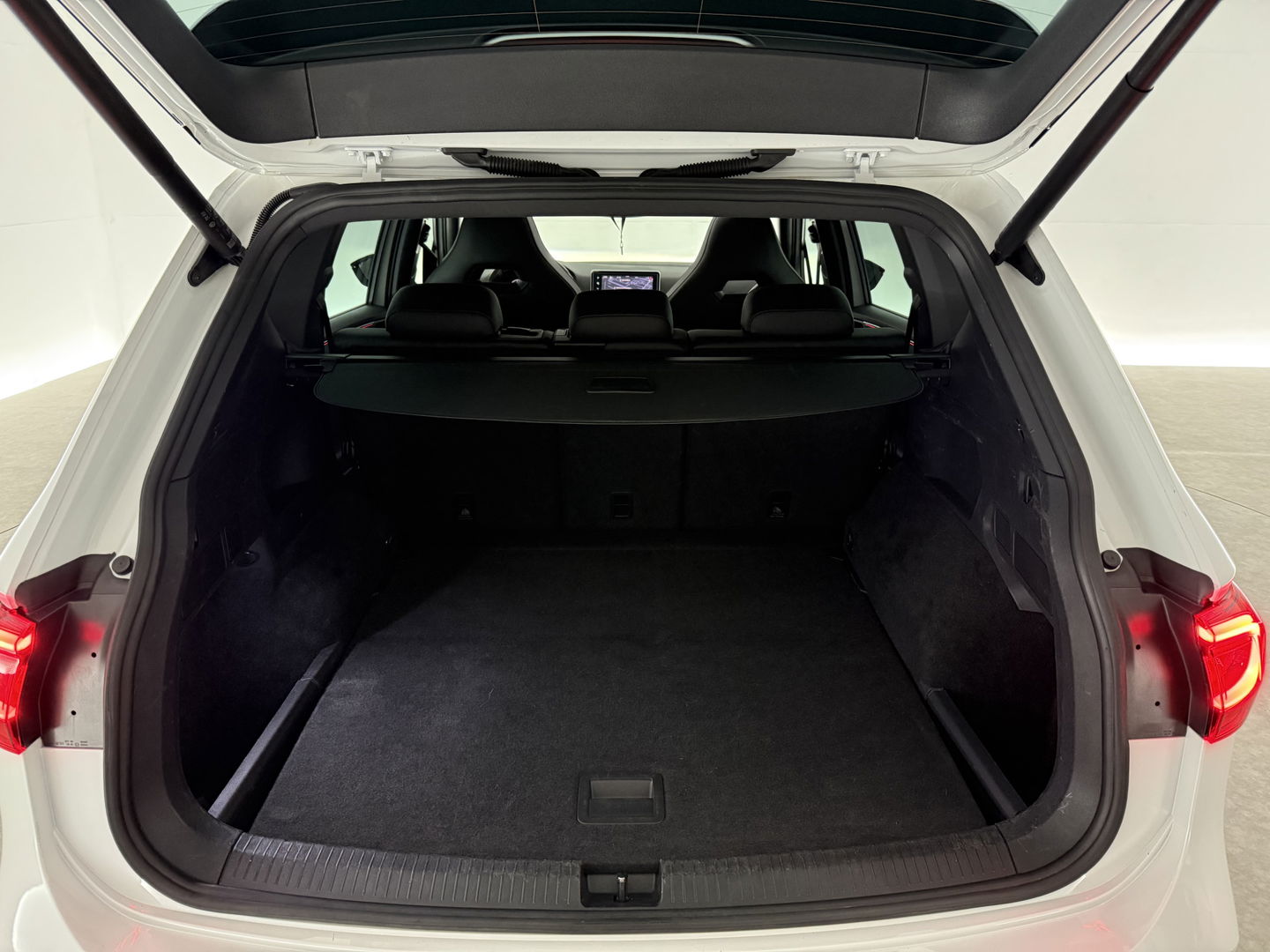 SEAT Tarraco 1.5 TSI FR Business Intense | Pano | Sfeer | Virtual | 360° | Carplay | Trekh. | Memory | Stoelverw. | NAP