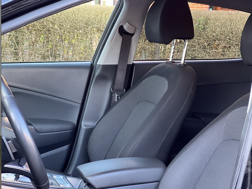 HYUNDAI KONA EV Comfort 64 Kwh MPV stoel verwarming