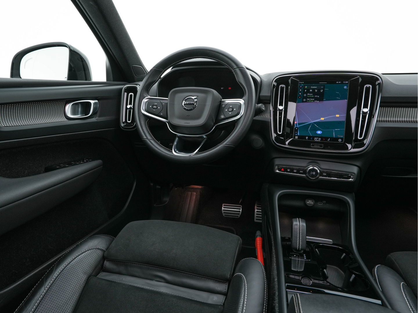 Volvo XC40 Recharge P8 AWD R-Design [ 3-Fase-11kW ] {SOH-89%} (INCL-BTW) *PANO | LEATHER-MICROFIBRE | DIGI-COCKPIT | FULL-LED | NAVI-FULLMAP | ECC | CARPLAY | PDC | KEYLESS | HEATED-SPORTSEATS | BLIS | PRIVACY-GLASS | 20"ALU*