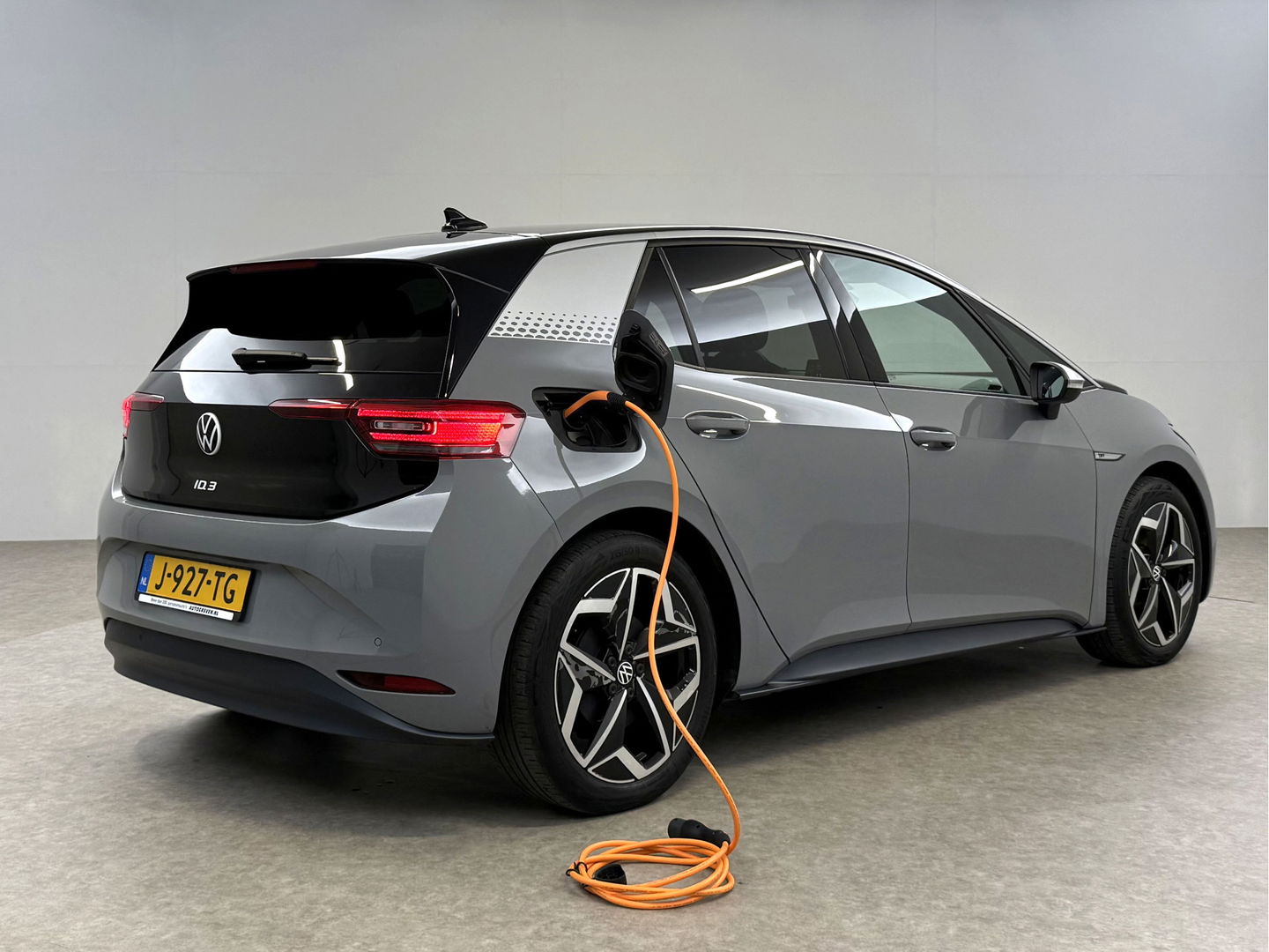 Volkswagen ID3 First Plus 58 kWh | SOH 93% | Snelladen | Virtual | Sfeer | Camera | Carplay | Adap. Cruise | Stoelverw. | NAP