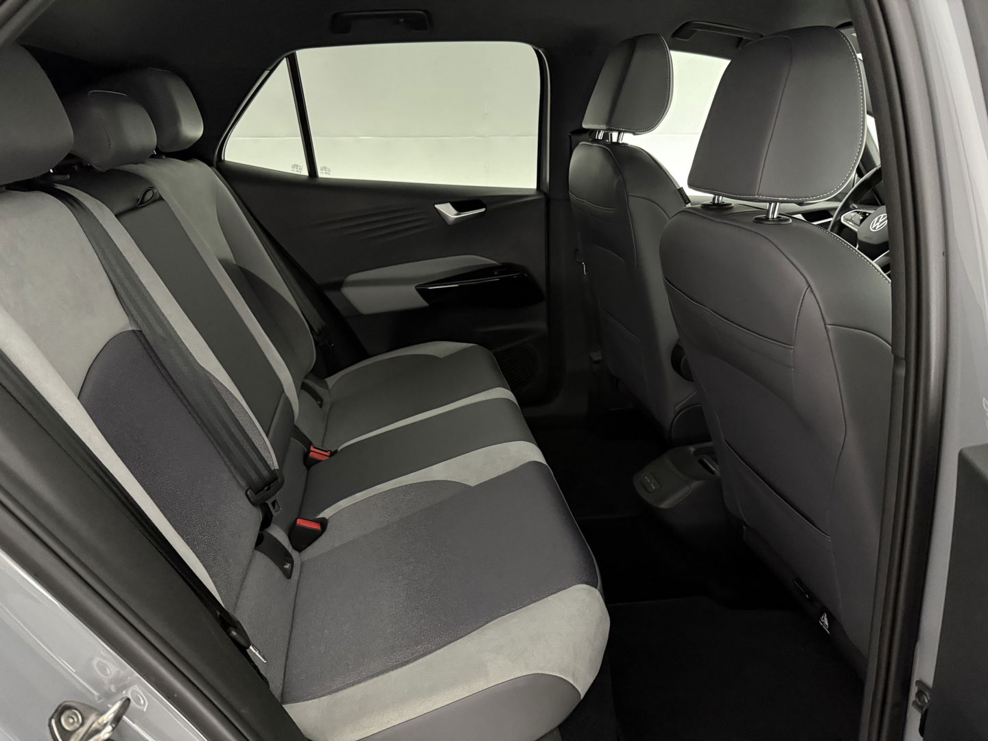 Volkswagen ID3 First Plus 58 kWh | SOH 93% | Snelladen | Virtual | Sfeer | Camera | Carplay | Adap. Cruise | Stoelverw. | NAP