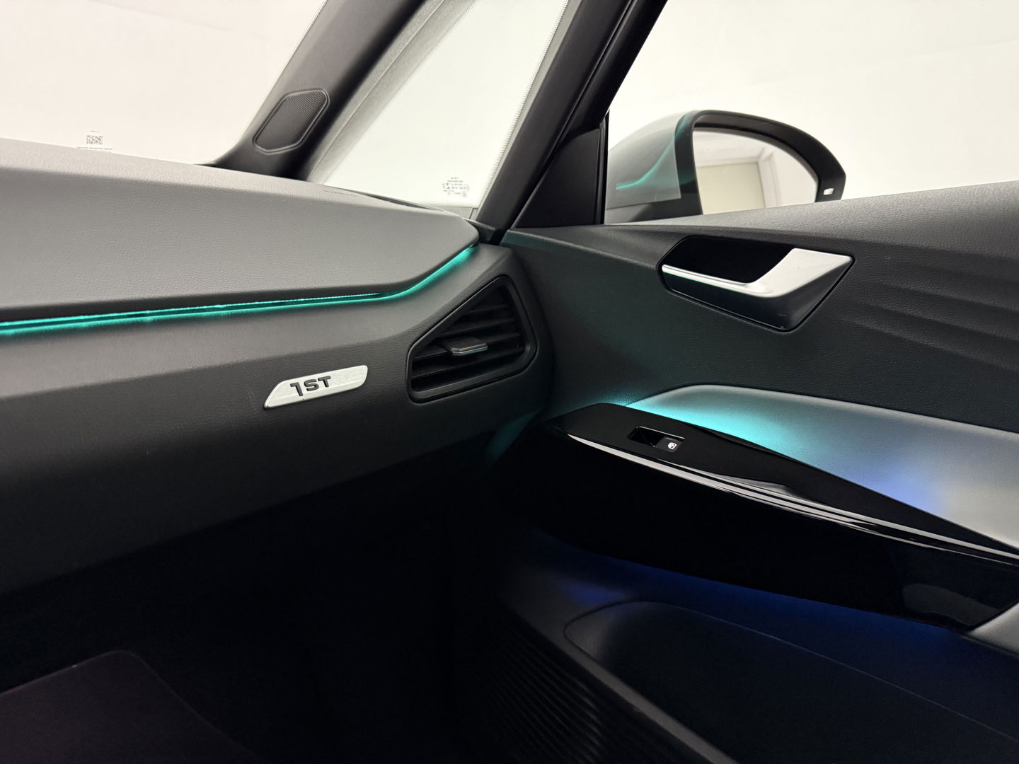 Volkswagen ID3 First Plus 58 kWh | SOH 93% | Snelladen | Virtual | Sfeer | Camera | Carplay | Adap. Cruise | Stoelverw. | NAP