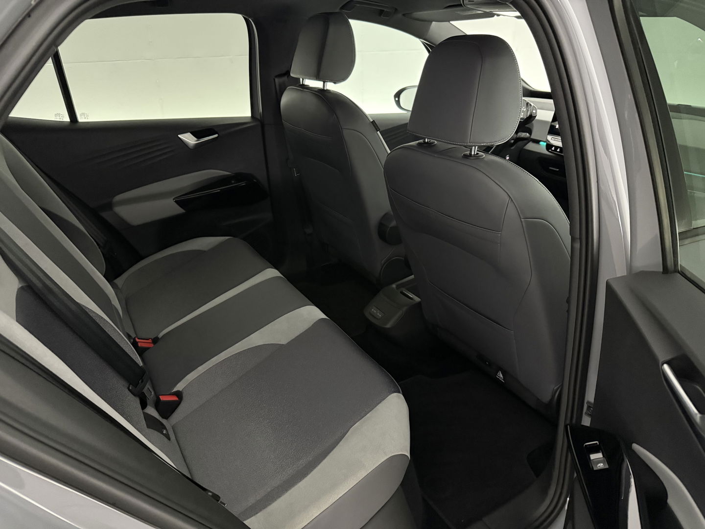 Volkswagen ID3 First Plus 58 kWh | SOH 93% | Snelladen | Virtual | Sfeer | Camera | Carplay | Adap. Cruise | Stoelverw. | NAP