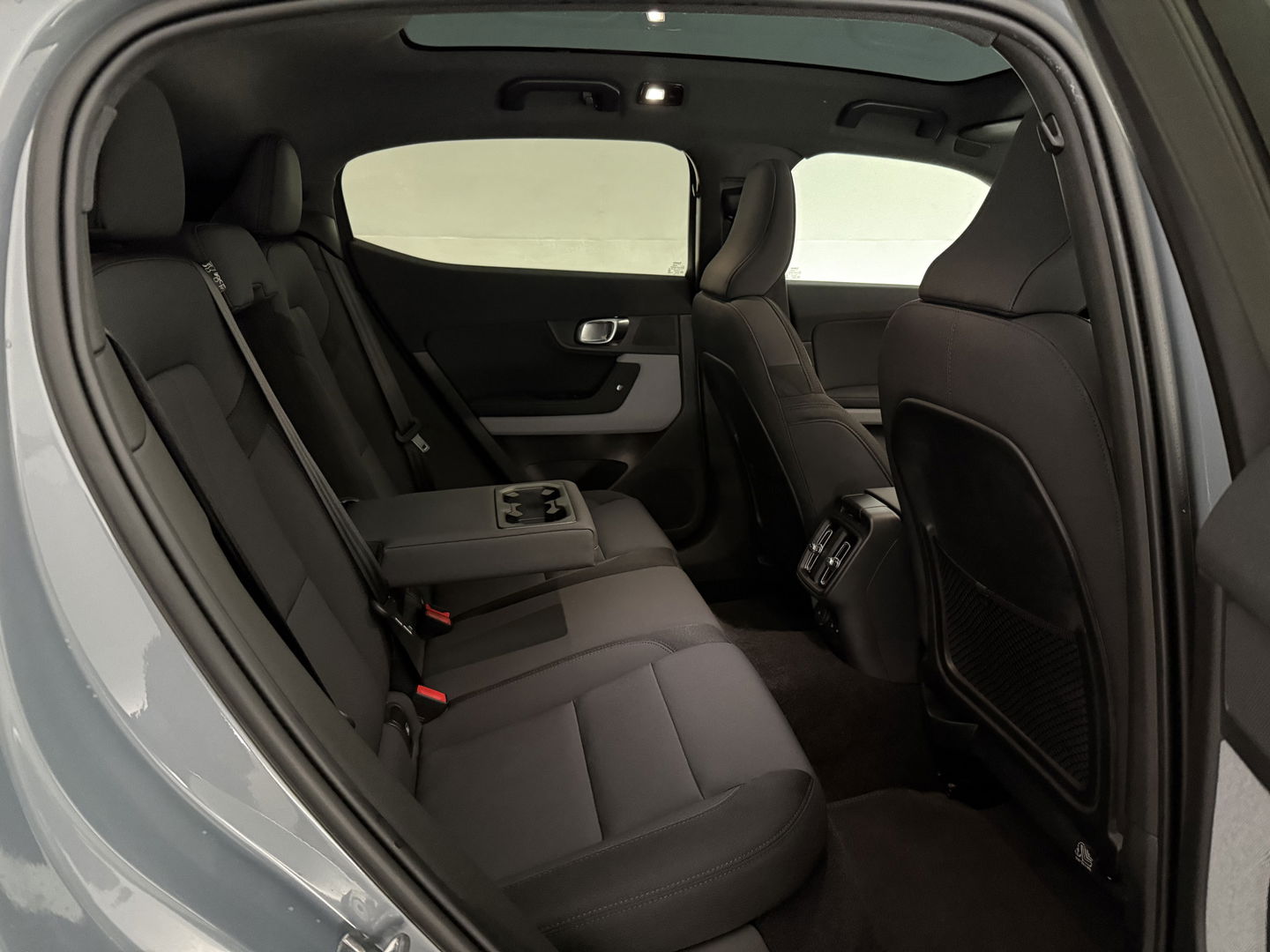 Polestar 2 Long Range Dual Motor 78kWh Launch Edition | SOH 93% | Snelladen | H/K | Pano | Virtual | Memory | Adap. Cruise | 360° Cam | Stoel/Stuur verw. | Trekh. | Keyless | Carplay