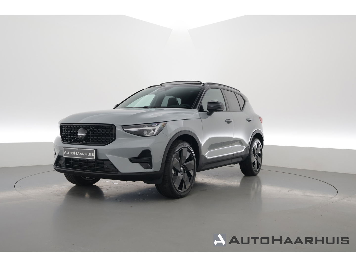 Volvo XC40 B3 Plus Black Edition | Pano | Keyless | H&K | 360Cam| Stoel- Stuurverw. | CarPlay | Pilot Assist | Google | ACC