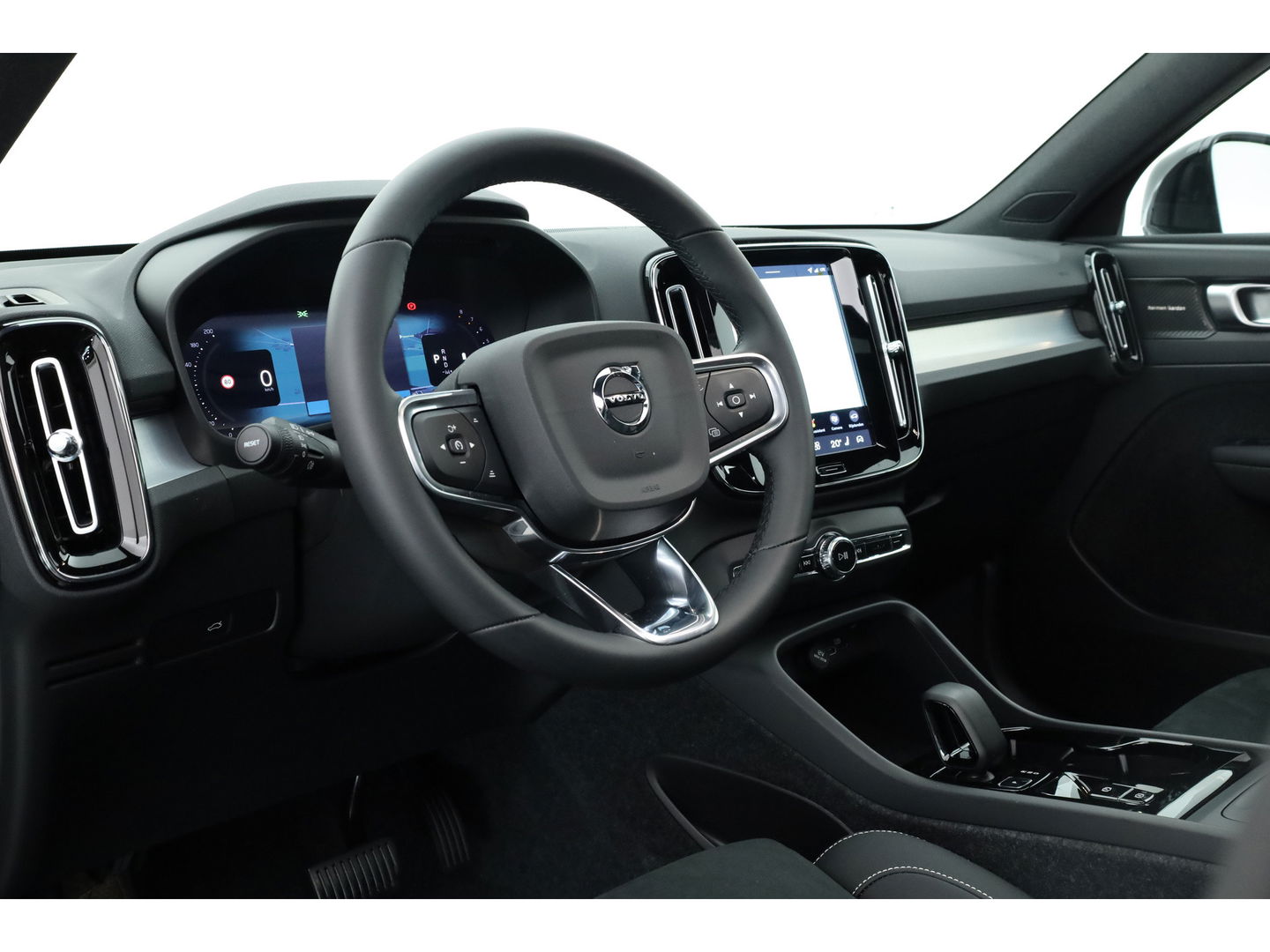 Volvo XC40 B3 Plus Black Edition | Pano | Keyless | H&K | 360Cam| Stoel- Stuurverw. | CarPlay | Pilot Assist | Google | ACC