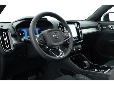 Volvo XC40 B3 Plus Black Edition | Pano | Keyless | H&K | 360Cam| Stoel- Stuurverw. | CarPlay | Pilot Assist | Google | ACC