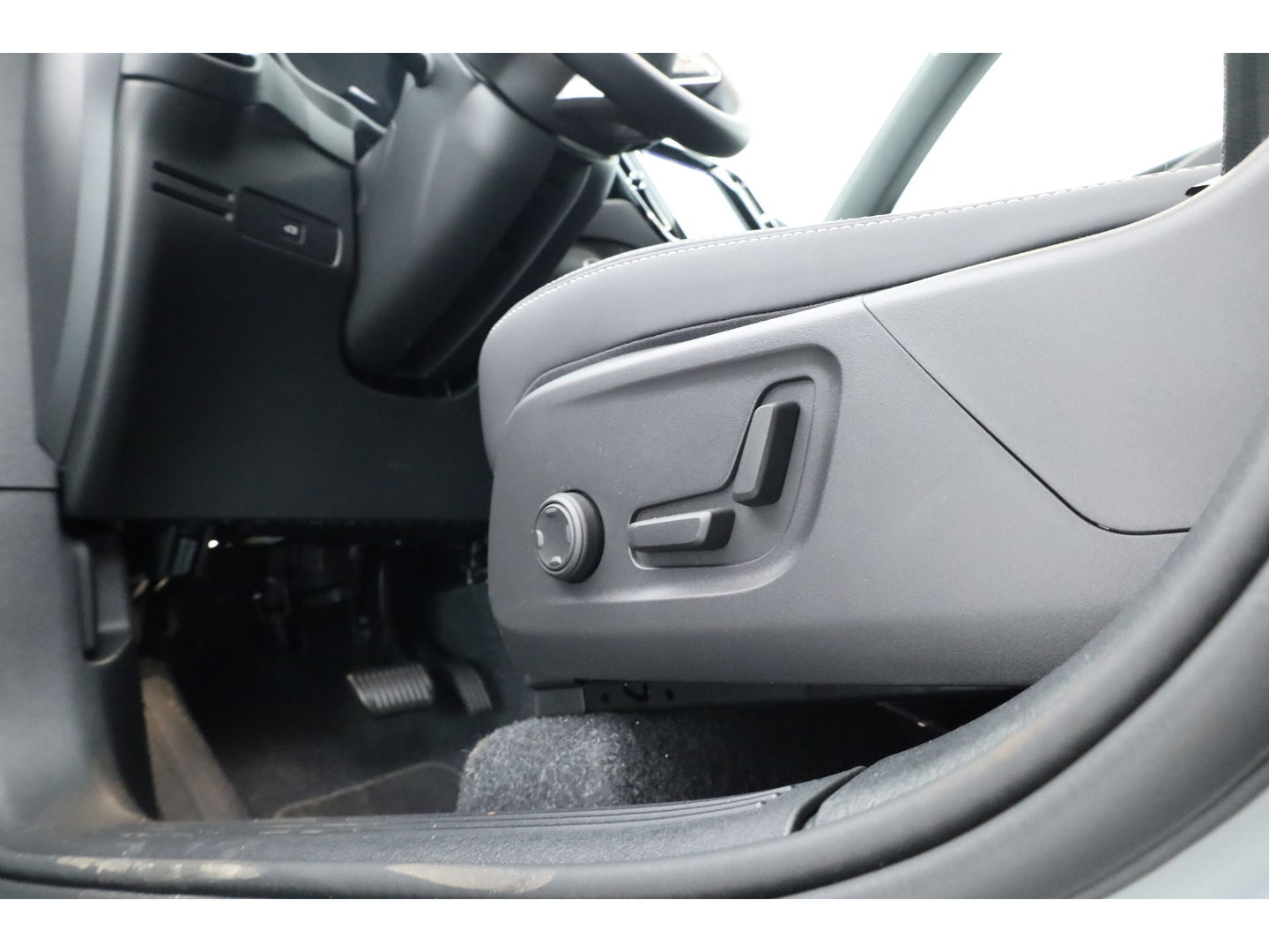 Volvo XC40 B3 Plus Black Edition | Pano | Keyless | H&K | 360Cam| Stoel- Stuurverw. | CarPlay | Pilot Assist | Google | ACC