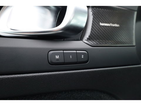 Volvo XC40 B3 Plus Black Edition | Pano | Keyless | H&K | 360Cam| Stoel- Stuurverw. | CarPlay | Pilot Assist | Google | ACC