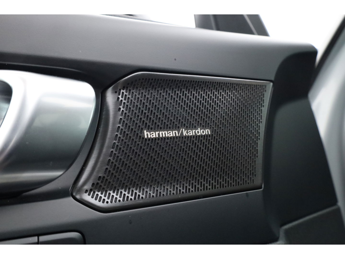 Volvo XC40 B3 Plus Black Edition | Pano | Keyless | H&K | 360Cam| Stoel- Stuurverw. | CarPlay | Pilot Assist | Google | ACC