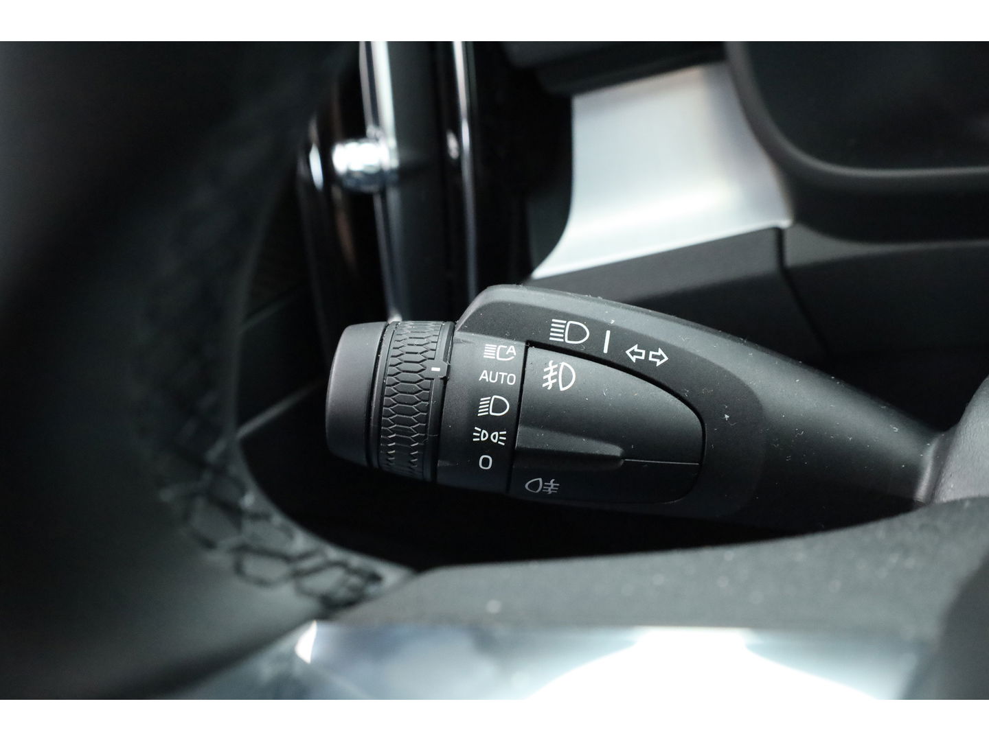 Volvo XC40 B3 Plus Black Edition | Pano | Keyless | H&K | 360Cam| Stoel- Stuurverw. | CarPlay | Pilot Assist | Google | ACC